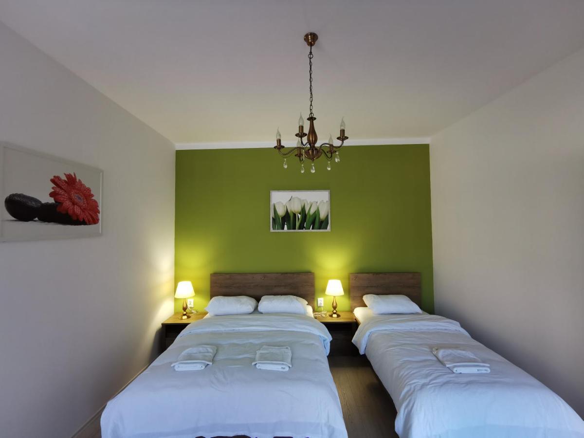 Ambient Deluxe Apartman Gyula Extérieur photo