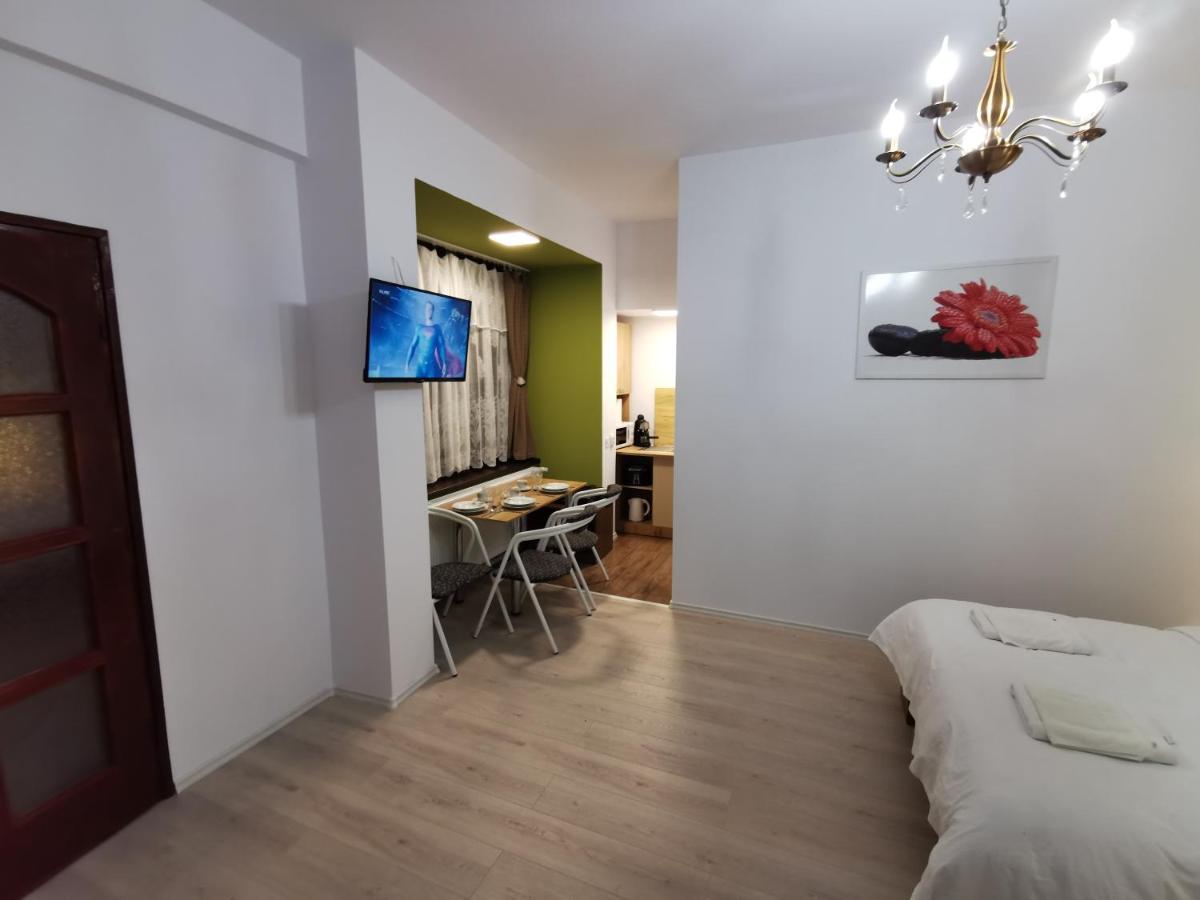 Ambient Deluxe Apartman Gyula Extérieur photo